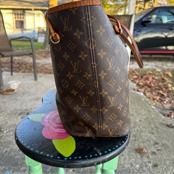 Authentic Louis Vuitton Neverfull MM Monogram Fuchsia - Picture 3 of 15